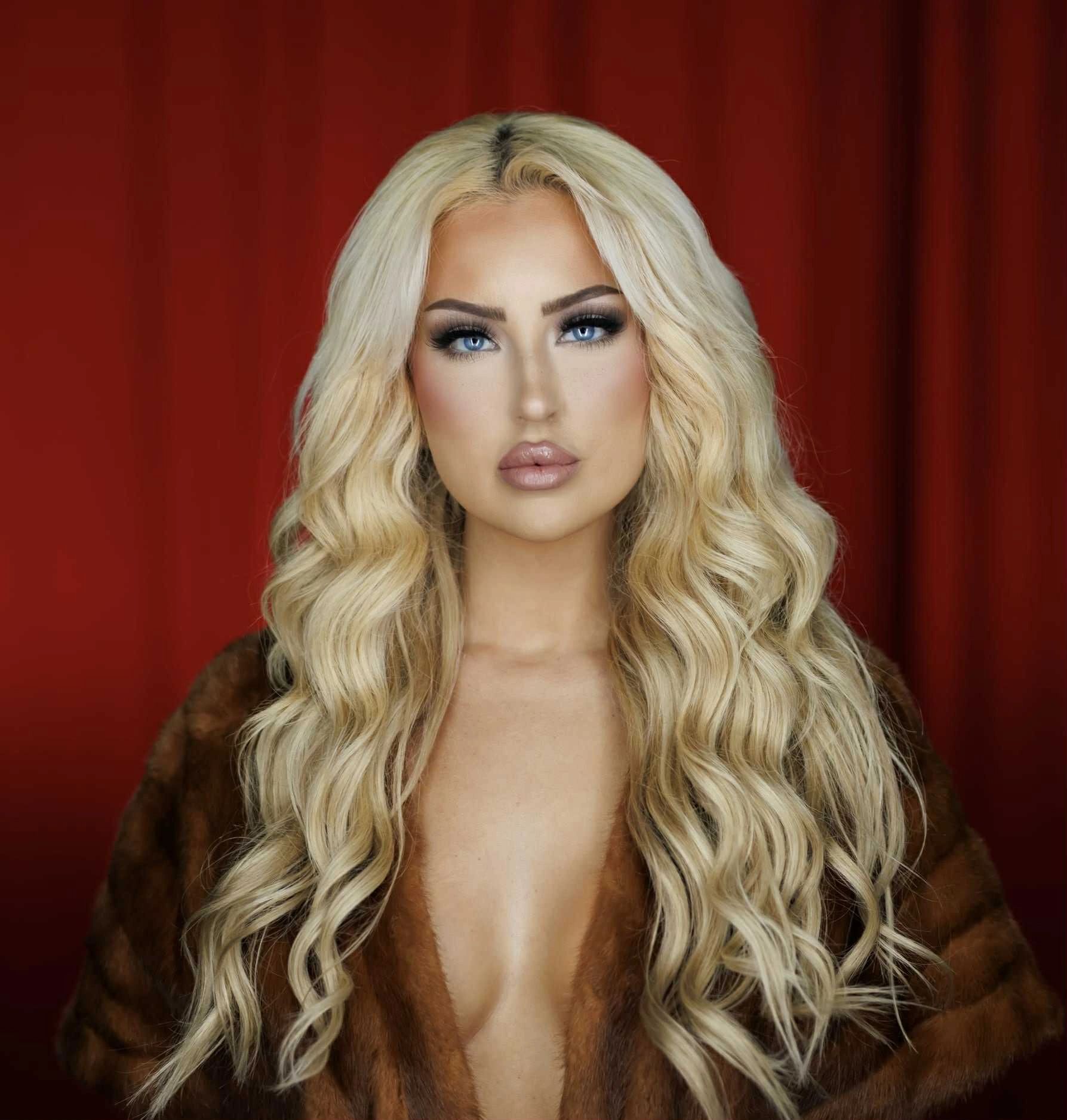 Alexis — professional model portrait
